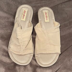 Skechers Women's Cream Mules